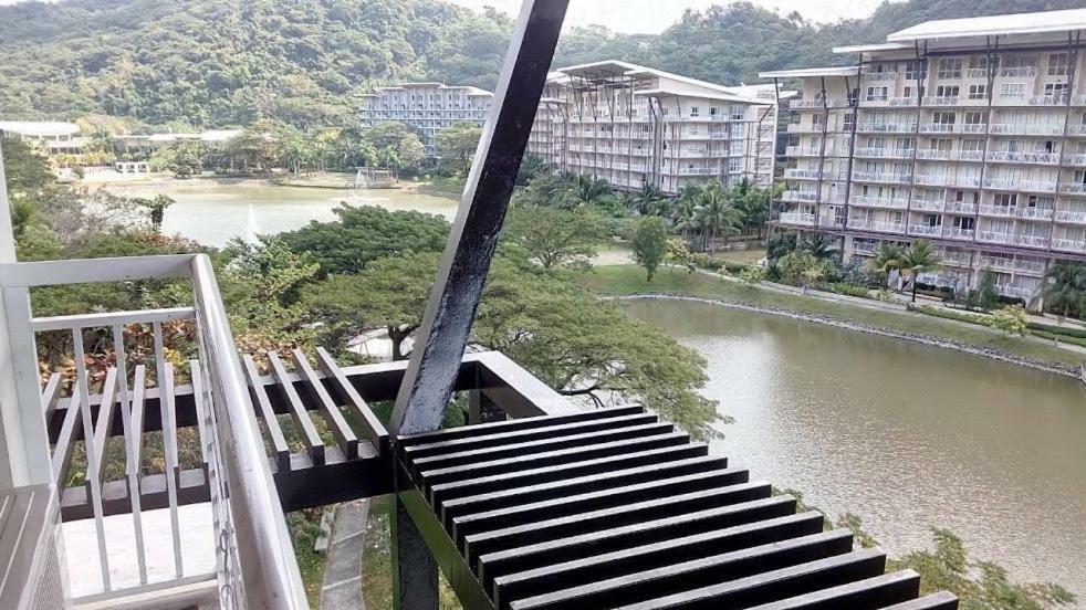 Pico De Loro Resort Condotel Nasugbu Exterior photo